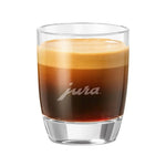 JURA Sada sklenic na espresso 2ks (71451) — čiré sklenice s espressem a jemnou pěnou, na skle logo jura