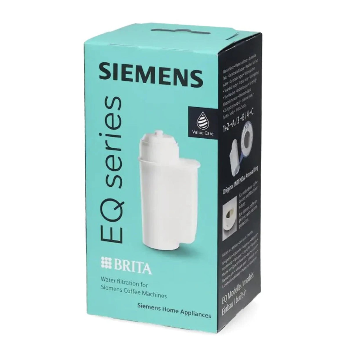 Tyrkysově černá krabička Siemens EQ series s bílou Brita filtrační patronou na přední straně.